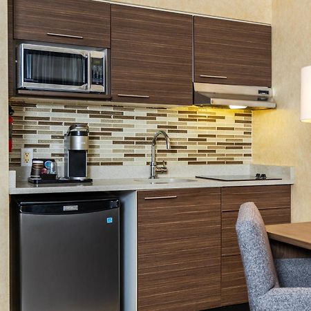 Grand Park Hotel & Suites Downtown Vancouver, Ascend Hotel Collection Екстериор снимка