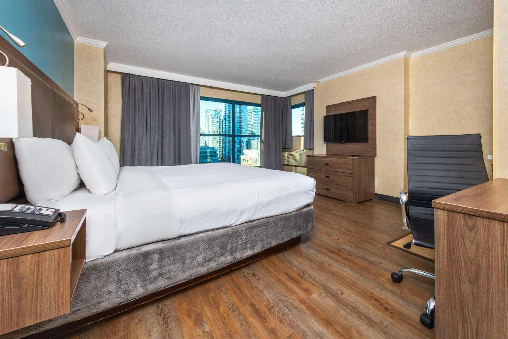 Grand Park Hotel & Suites Downtown Vancouver, Ascend Hotel Collection Екстериор снимка