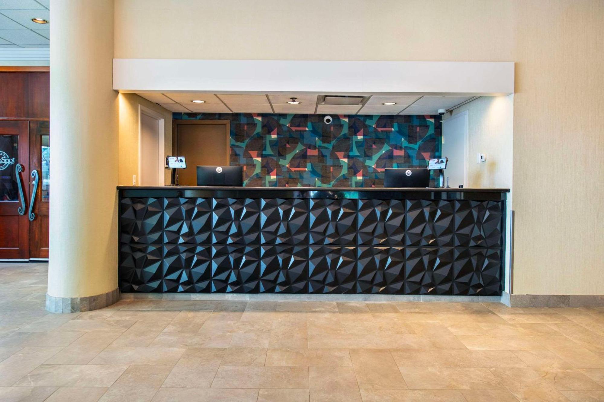Grand Park Hotel & Suites Downtown Vancouver, Ascend Hotel Collection Екстериор снимка