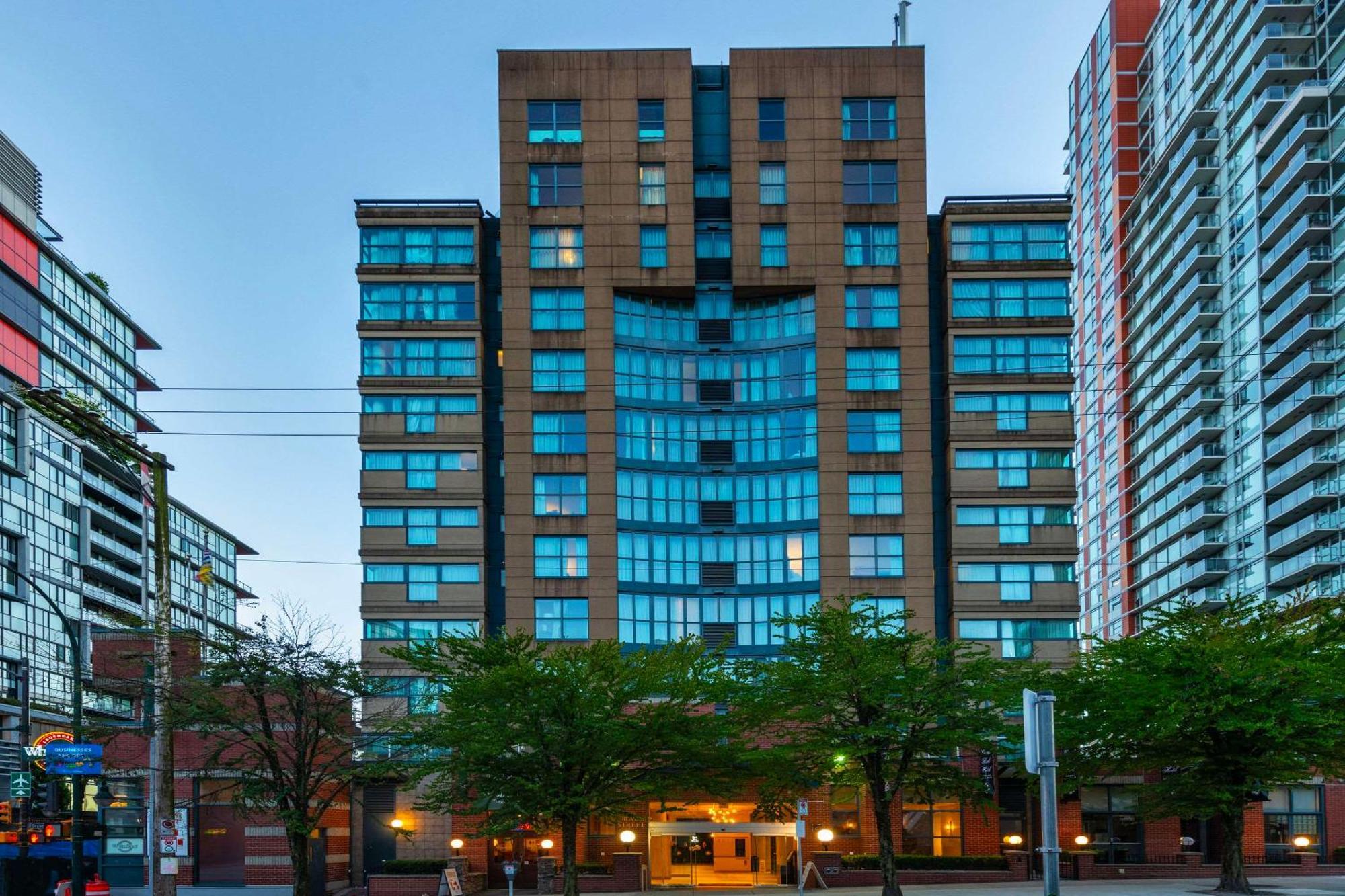 Grand Park Hotel & Suites Downtown Vancouver, Ascend Hotel Collection Екстериор снимка