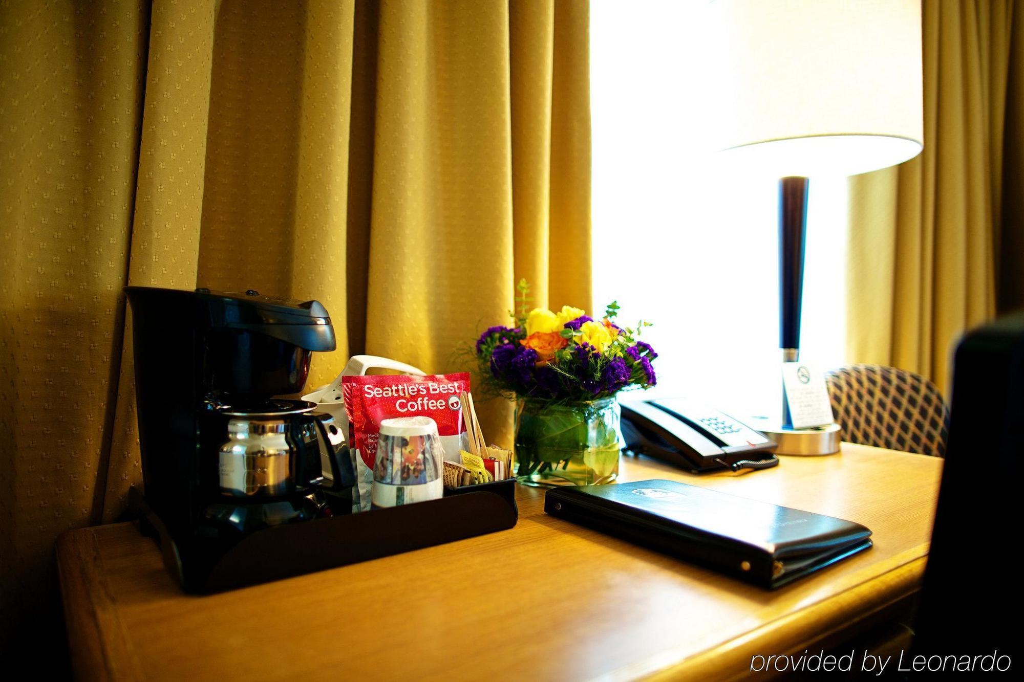 Grand Park Hotel & Suites Downtown Vancouver, Ascend Hotel Collection Екстериор снимка