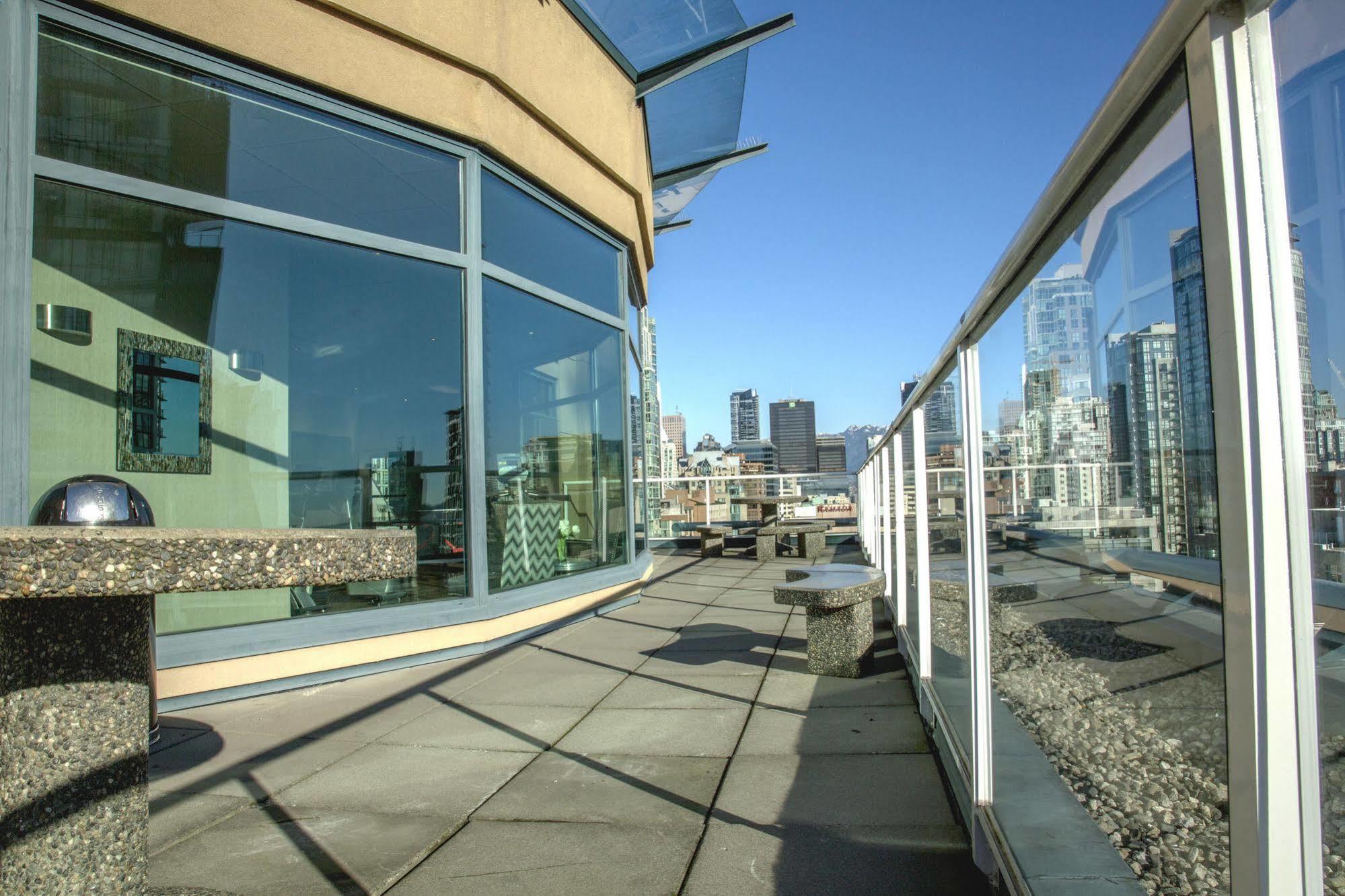 Grand Park Hotel & Suites Downtown Vancouver, Ascend Hotel Collection Екстериор снимка